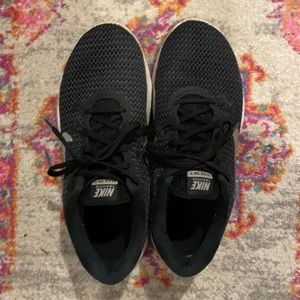 Gently Worn | Nike Flex TR 7